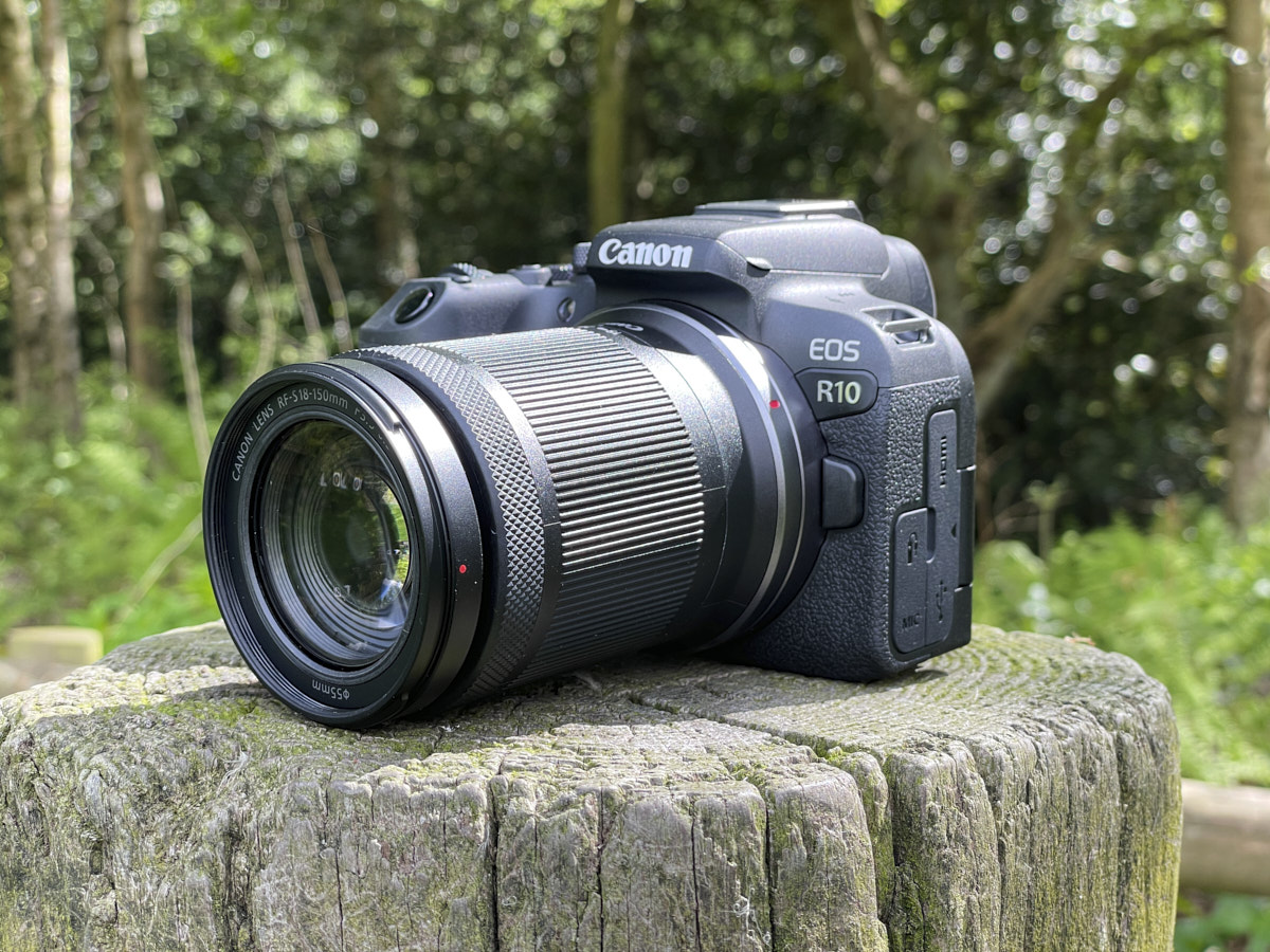 Image shows Canon EOS R10